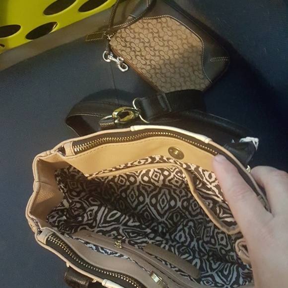 Purse - Picture 2 of 4